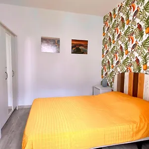  Chalet Town House With Patio In Quiet Residential Area 10 Min From Spain